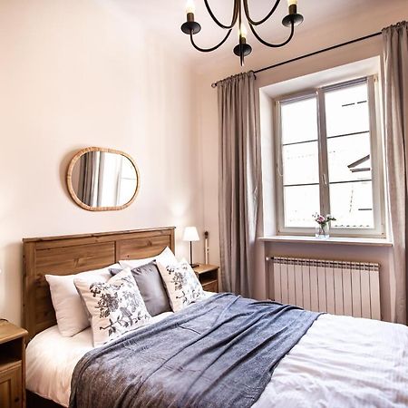 Swietojanska Old Town Apartment วอร์ซอ ภายนอก รูปภาพ